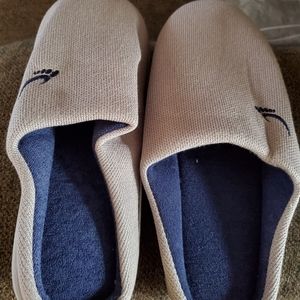 Mens slippers 13/14 BRAND NEW.